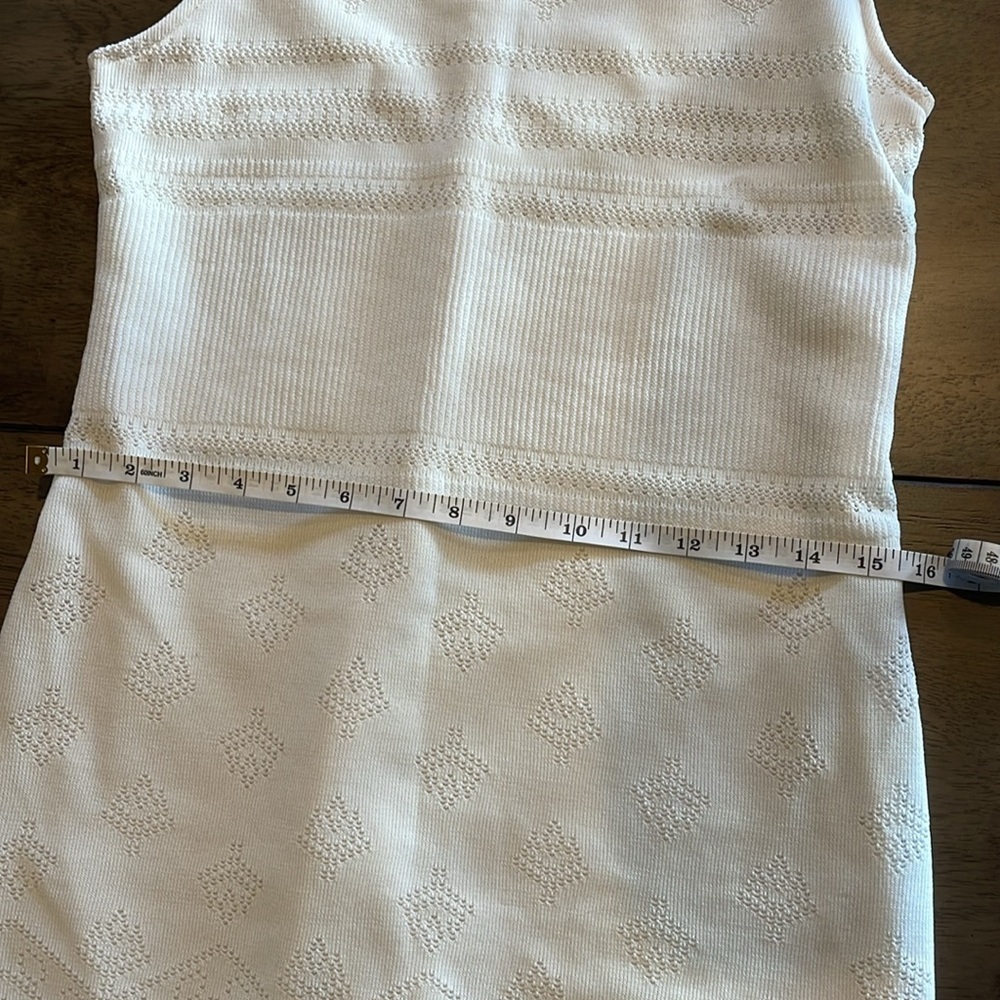 Jalate Elegant White Sleeveless Dress​​​​​ - Picture 8 of 9